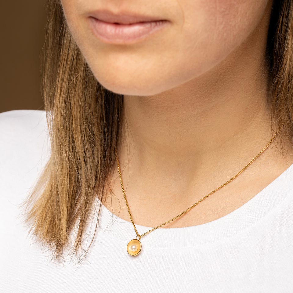 Sister of Pearl Pendant with Chain