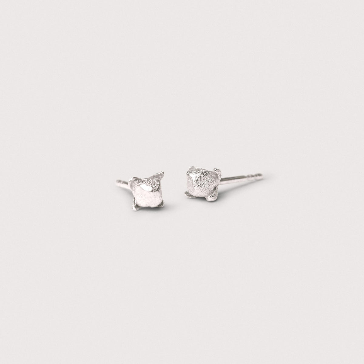 Clove stud earrings