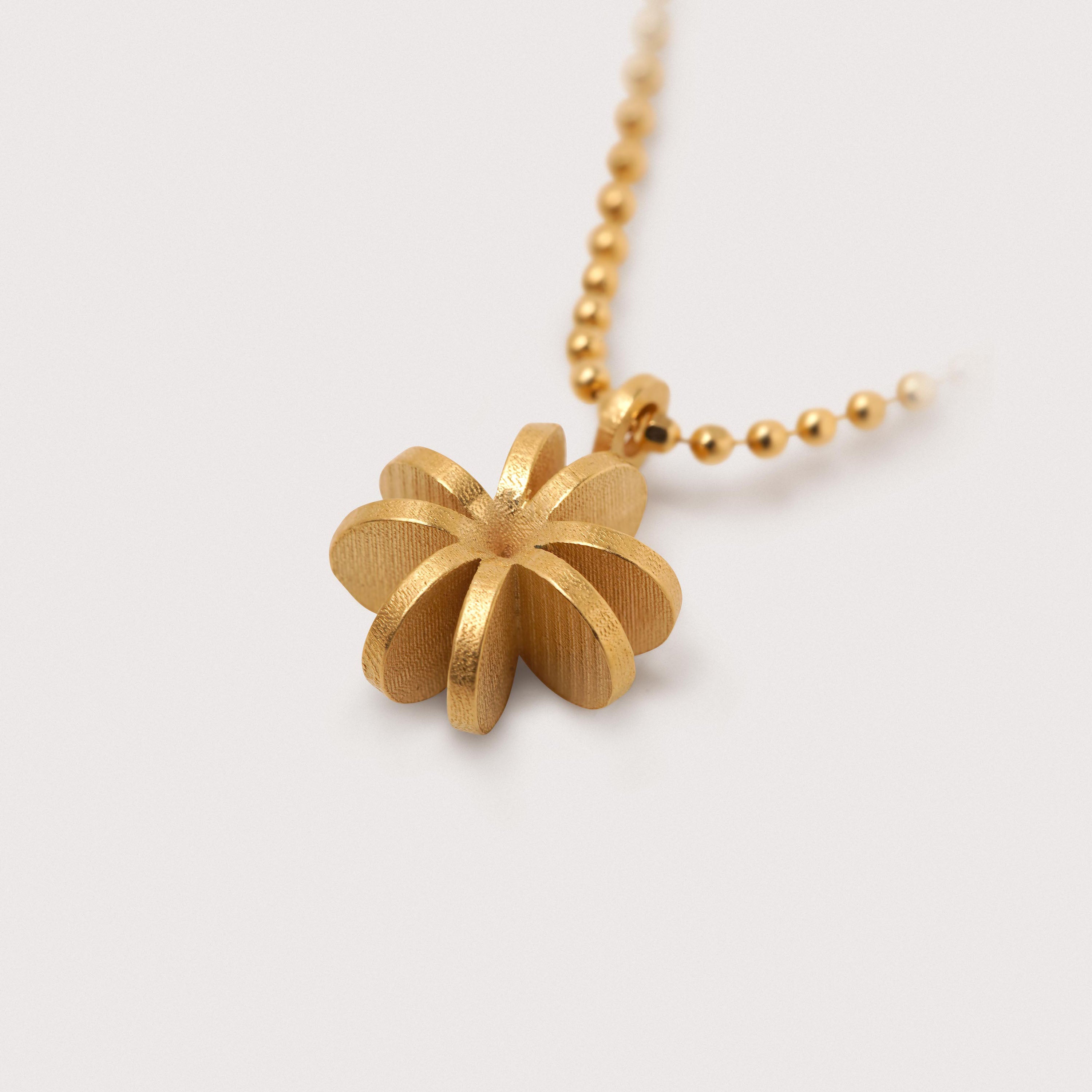 Le Pompon pendant with chain
