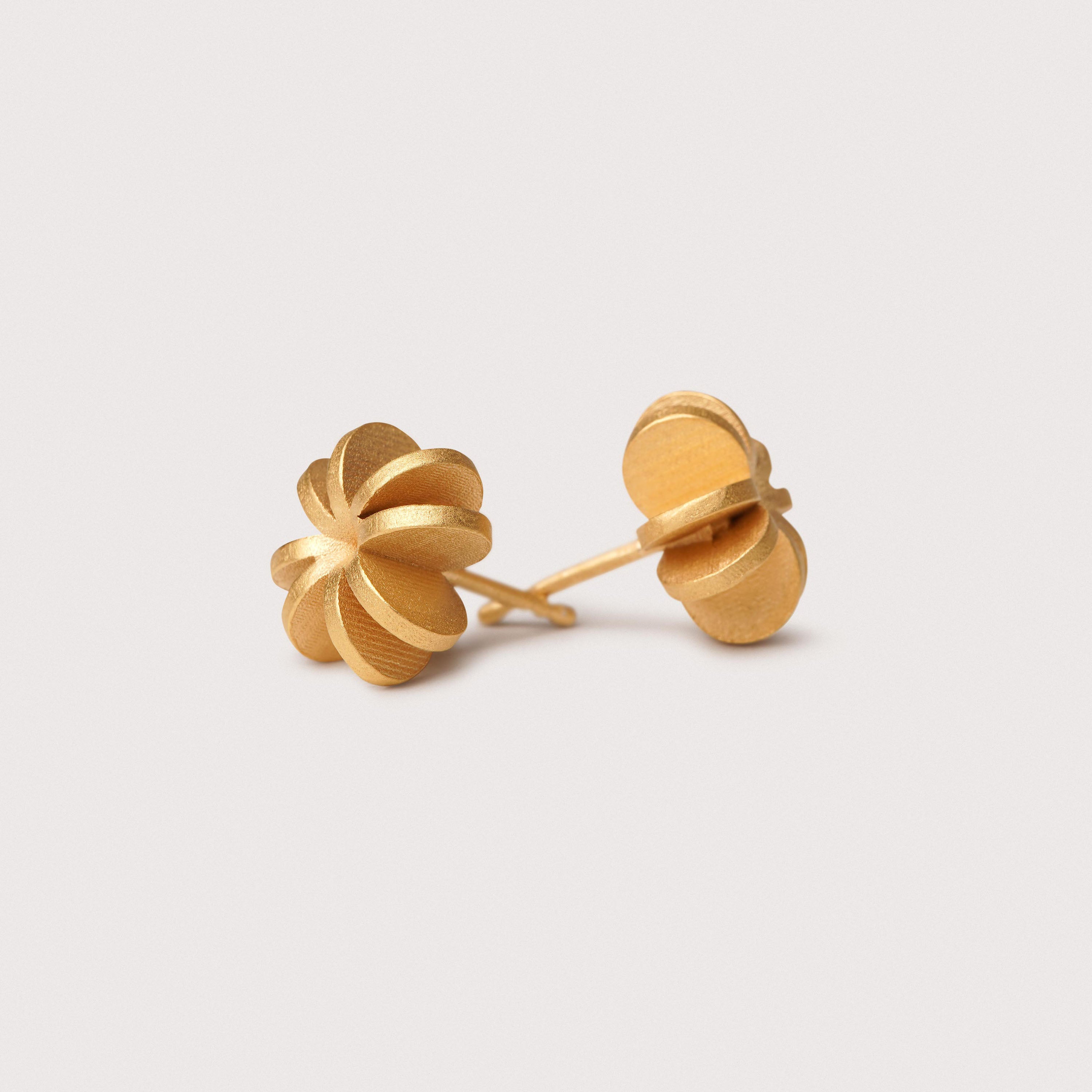 Le Pompon – Stud Earrings