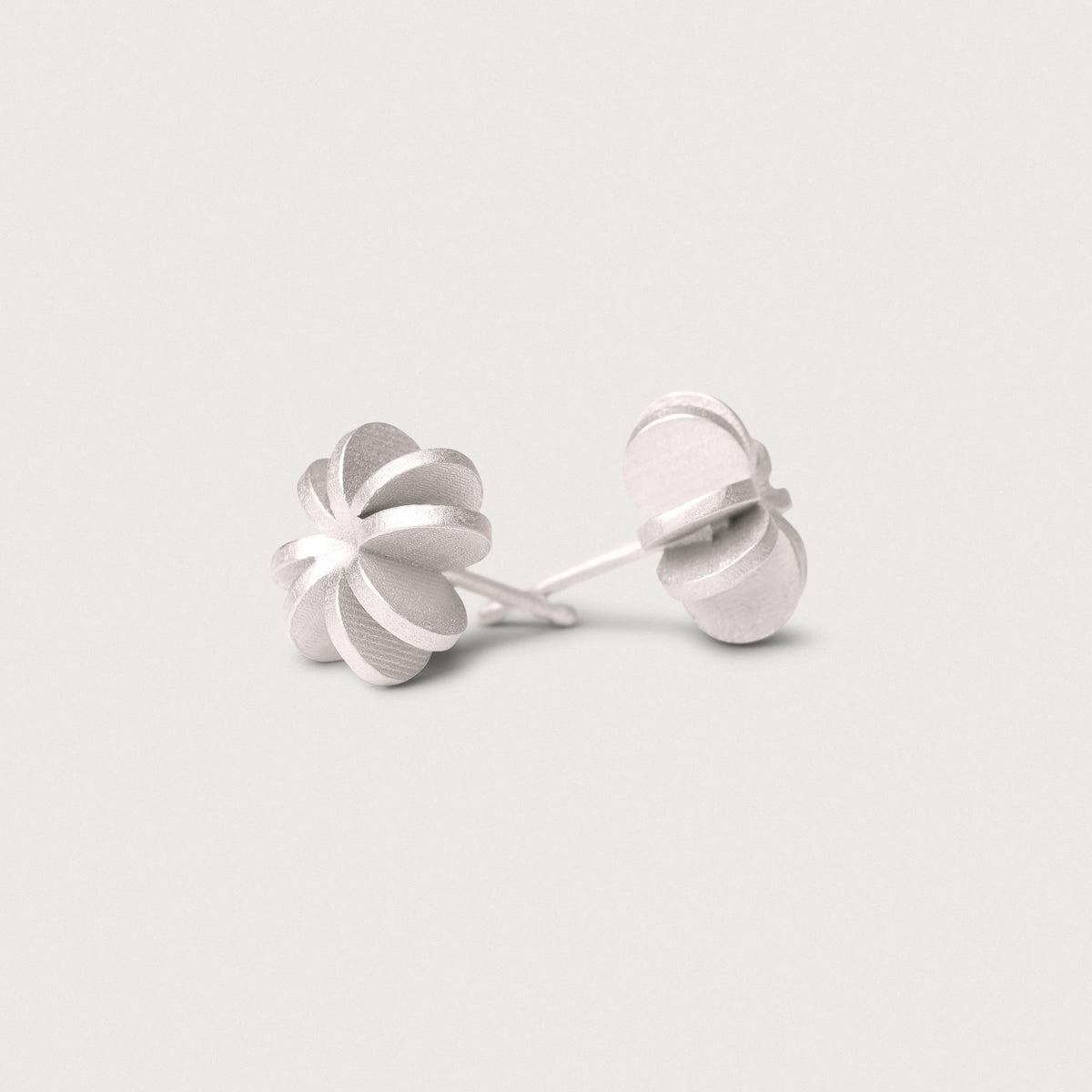 Le Pompon – Stud Earrings
