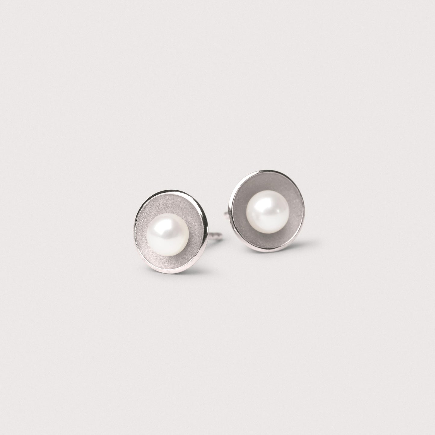 Sister of Pearl – Ohrstecker mit Perle